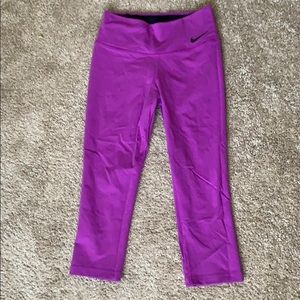3/4 magenta Nike leggings